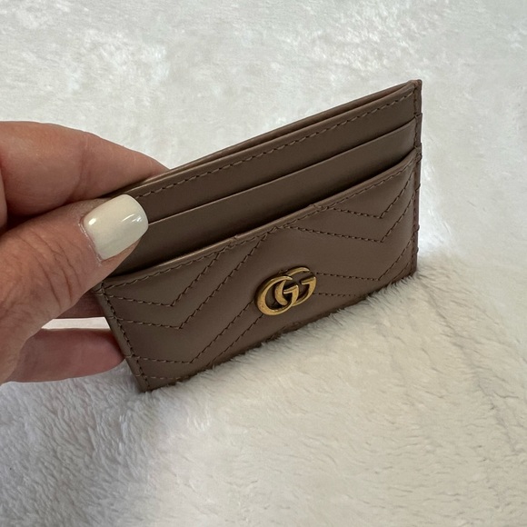 Price Reduced! GUCCI Card Holder with Gucci Dust Bag - Picture 6 of 9